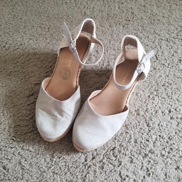 Neutral espradrilles - Picture 2 of 4